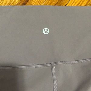 Lulu high waisted ankle legging size 8 worn once